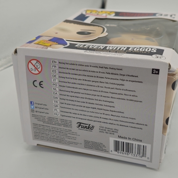 Funko POP! Stranger Things Eleven with Eggos #421 Vinyl Figure - Picture 7 of 9